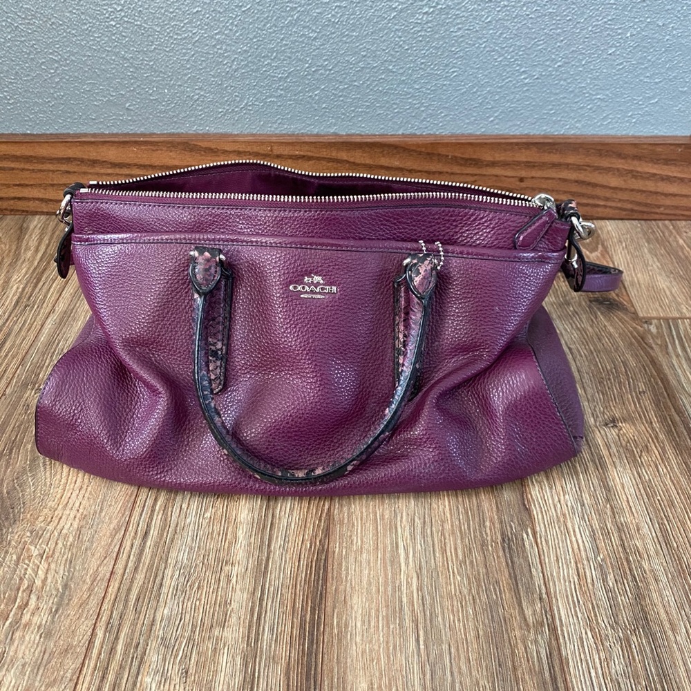 Crossbody coach tote bag!